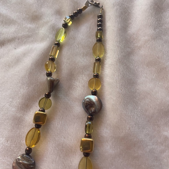 Beaded necklace with mother of Pearl - Picture 2 of 5